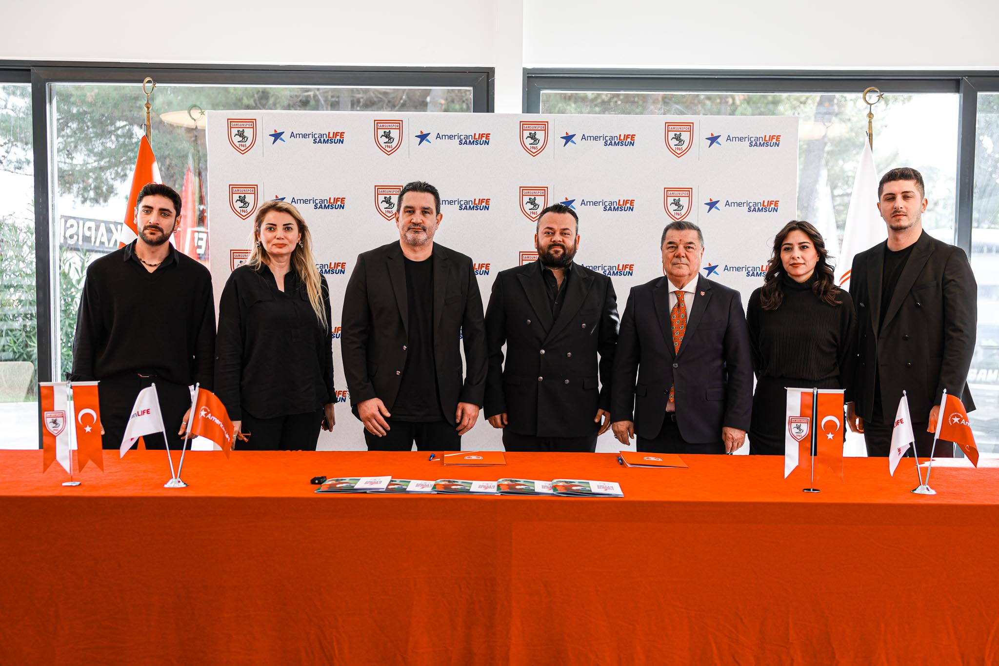 KULÜBÜMÜZ İLE AMERICAN LIFE ARASINDAKİ EĞİTİM SPONSORLUK ANLAŞMASI YENİLENDİ