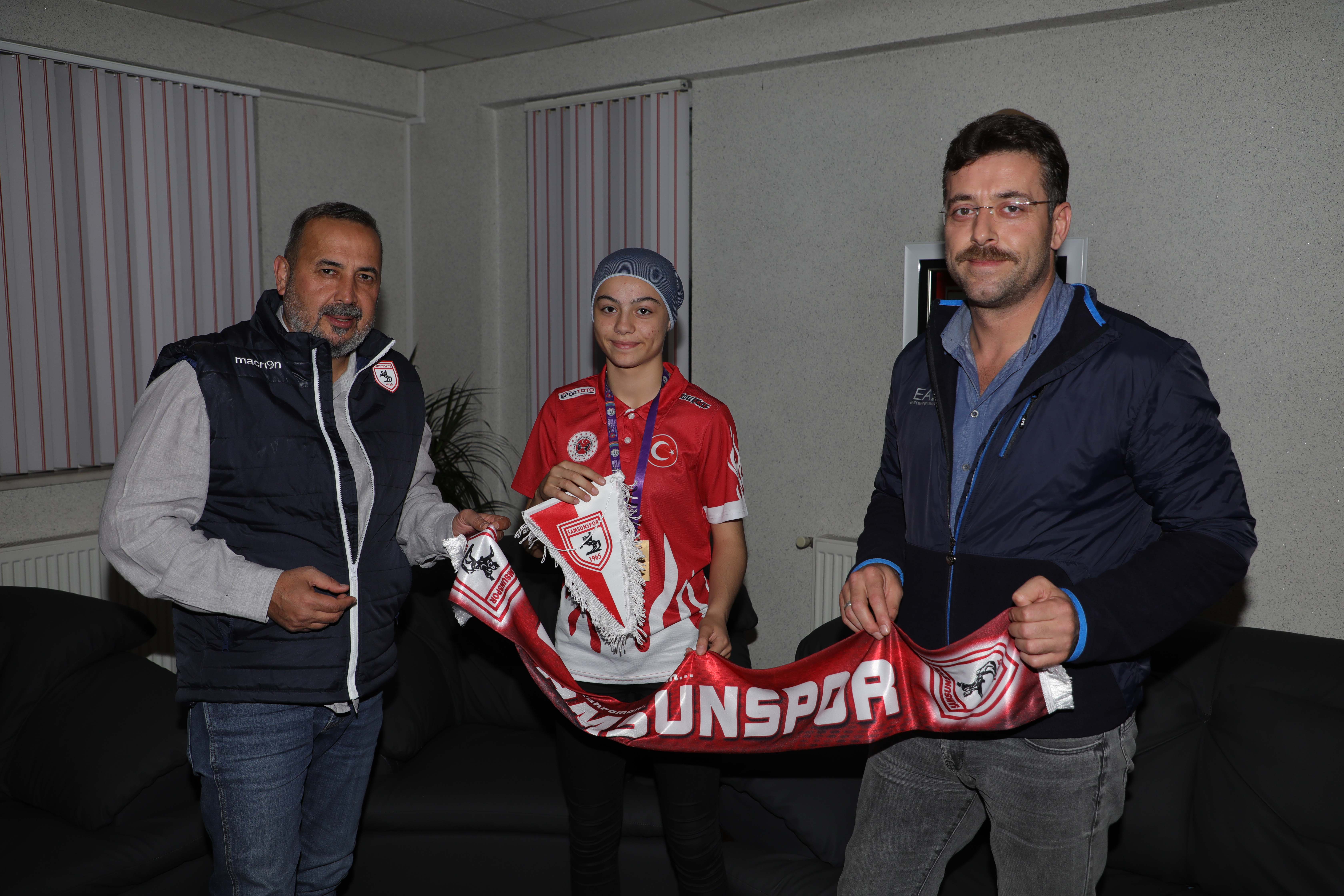 DÜNYA ŞAMPİYONUNDAN BAŞKANIMIZA ZİYARET