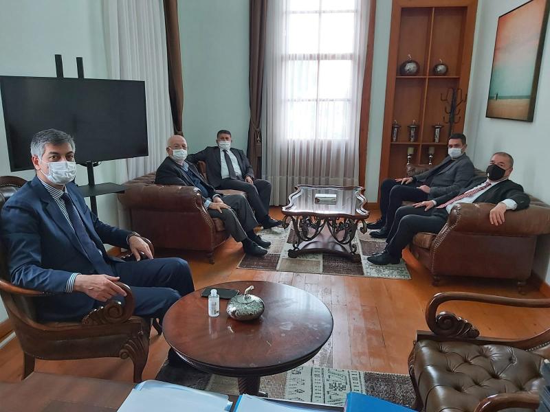 YÖNETİCİLERİMİZDEN BAYRAKLI KAYMAKAMINA ZİYARET