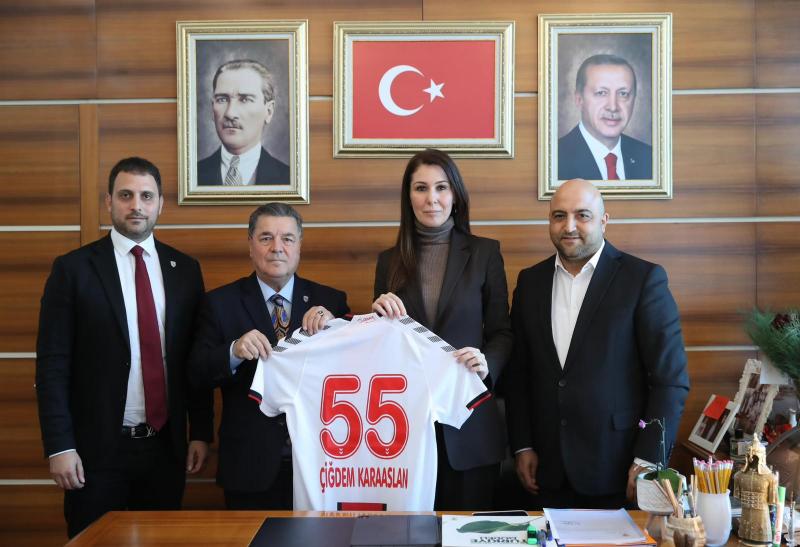 BAŞKANVEKİLİMİZ VEYSEL BİLEN’DEN ÇİĞDEM KARAASLAN’A ZİYARET