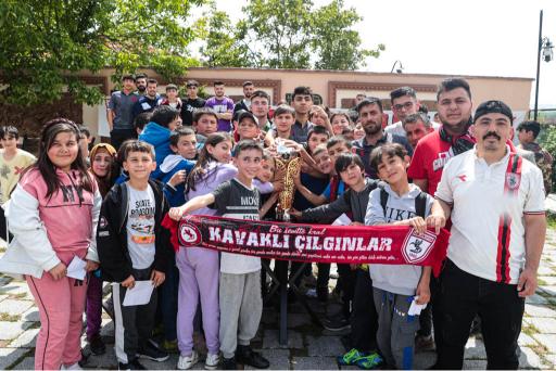 ŞAMPİYONLUK KUPAMIZ İLÇELERİMİZDEKİ TARAFTARLARIMIZLA BULUŞMAYA DEVAM ETTİ