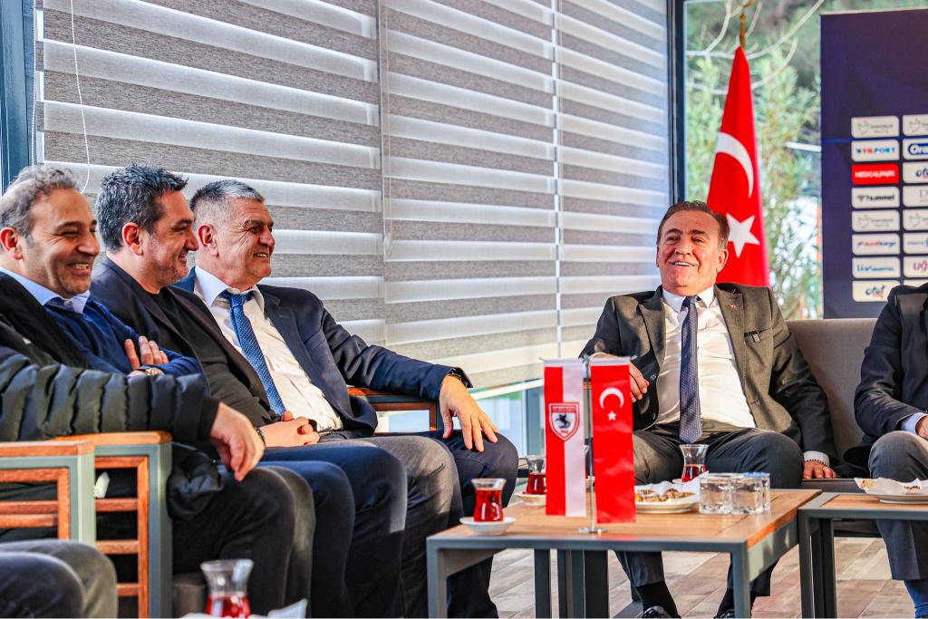 CHP SBB Adayı Cevat Öncü Kulübümüzü Ziyaret Etti
