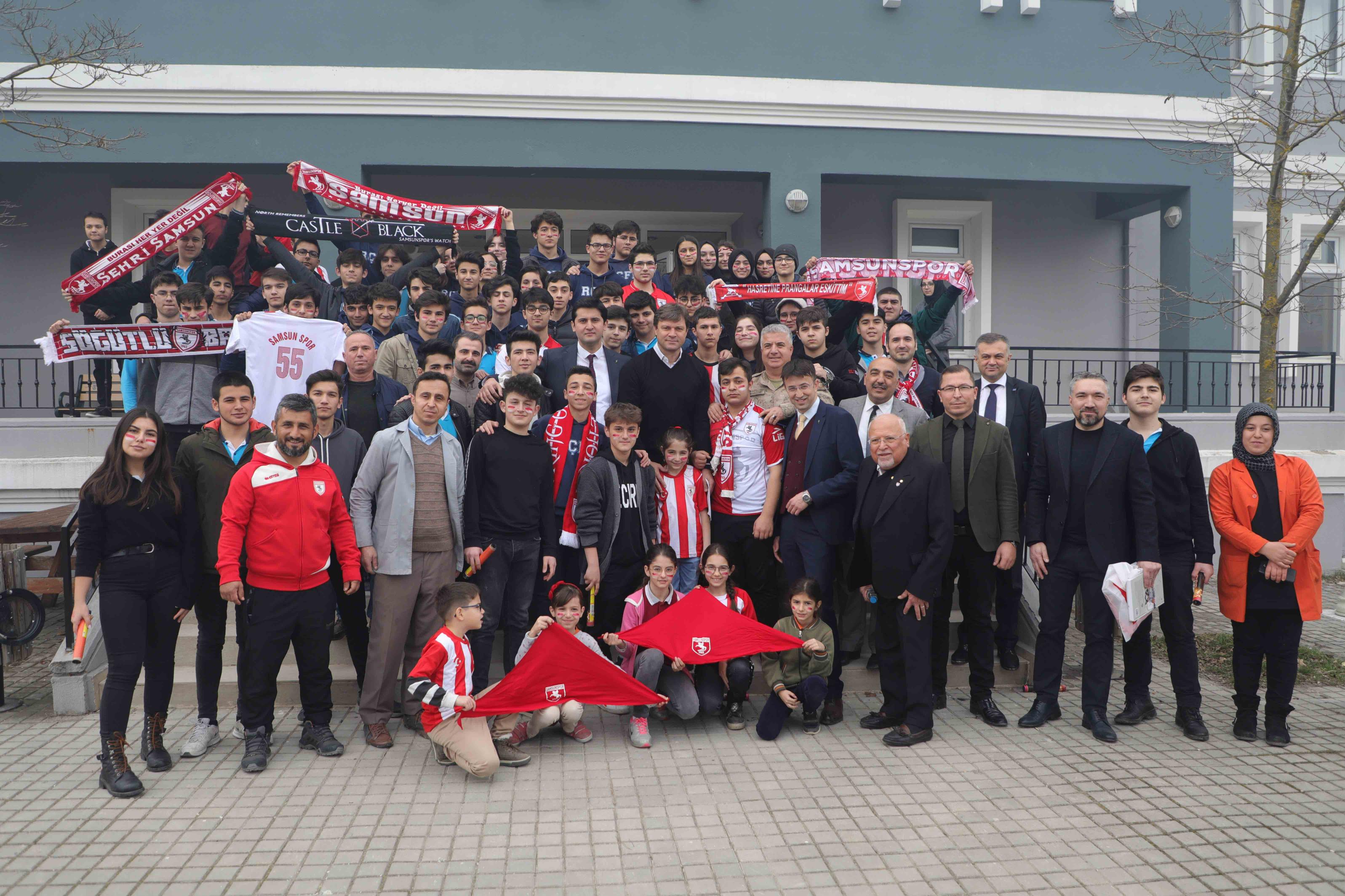 TEKNİK DİREKTÖRÜMÜZ ÖĞRENCİLERLE BİR ARAYA GELDİ