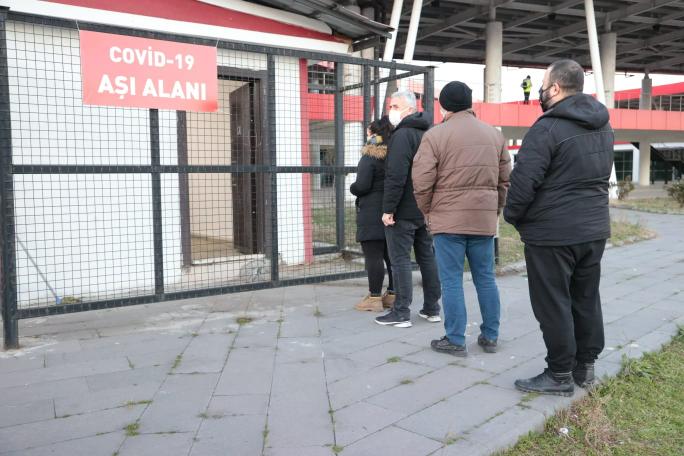 STADYUM’DA AŞISINI OLAN TARAFTARIMIZ MAÇINI İZLEDİ