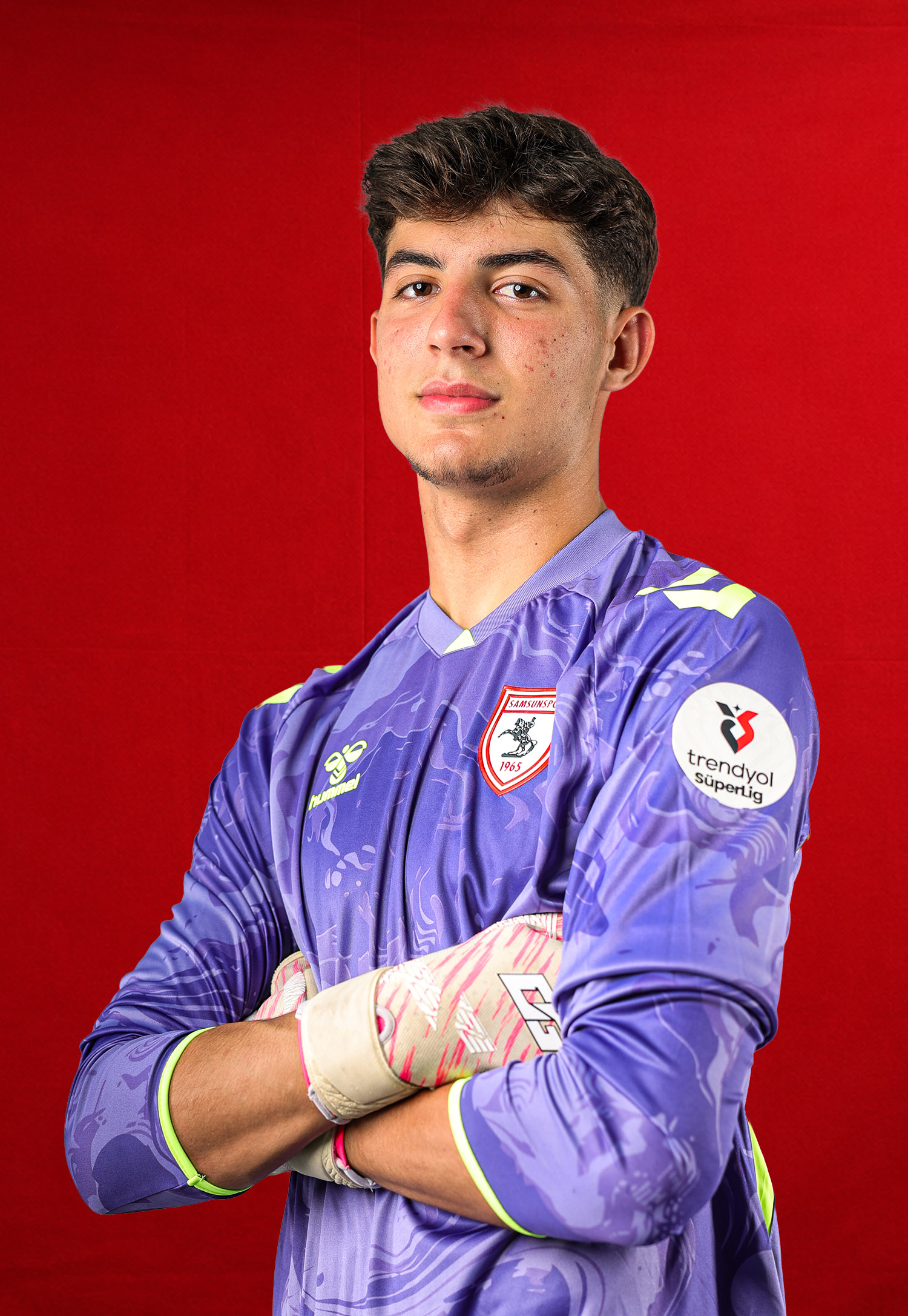 EFE YİĞİT ÜSTÜN